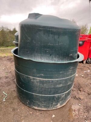 2 x 1400ltr Plastic Fuel Tank - 2