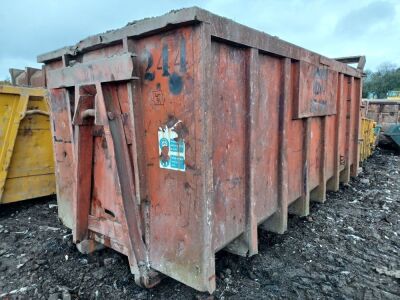 30yrd Covered Hook Bin 