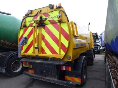 2005 Volvo FL180 4x2 Johnston Body Sweeper - 3