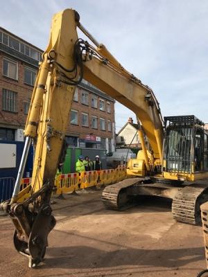 2011 Komatsu PC210LC-8 Excavator - 2