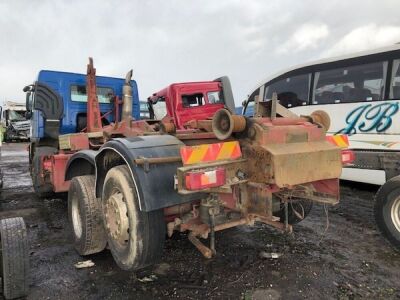 2004 Volvo FM 6x2 Rear Lift Hook Loader - 3