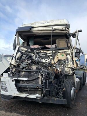 2014 Iveco Stralis 460 E6 6x2 Midlift Tractor Unit