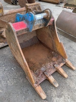 3ft Strickland Digging Bucket 65mm Pins - 2