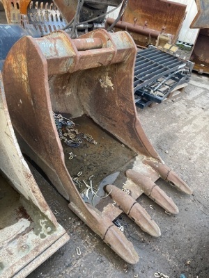 3ft Digging Bucket 80mm Pins  - 4