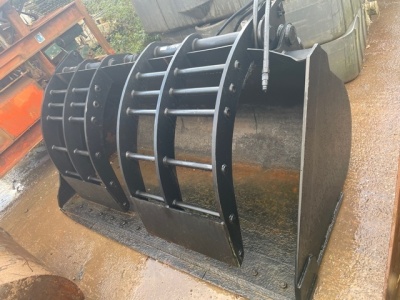 8ft Hydraulic Grab Bucket  - 2