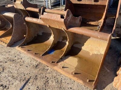 7ft Ditching Bucket 70mm Pins 