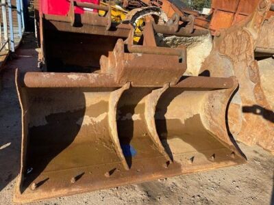 7ft Ditching Bucket 70mm Pins  - 2