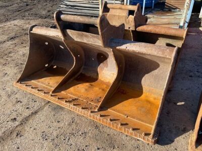 7ft Ditching Bucket 70mm Pins 