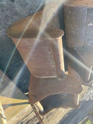 7ft Ditching Bucket 70mm Pins  - 2