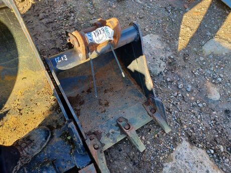 2ft Digging Bucket 30mm Pins