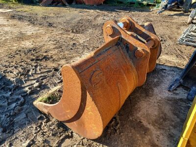 Strickland 8ft Ditching Bucket 85mm Pins