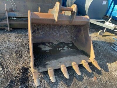 Strickland 5ft Digging Bucket 80mm Pins