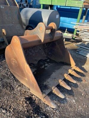 Strickland 5ft Digging Bucket 80mm Pins - 3
