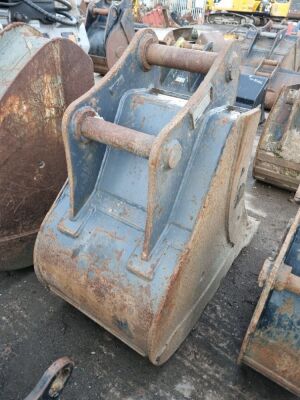 Hill 2ft Digging Bucket, 65mm Pins - 8