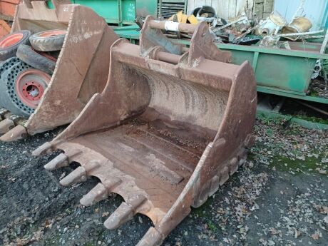 5ft Digging Bucket 70mm Pins 