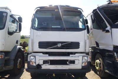 2013 Volvo FL 4x2 Front & Rear Chassis Sections - 5