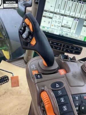 2019 John Deere 6250R Tractor - 12
