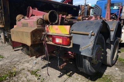 2004 Volvo FM 6x2 Rear Lift Hook Loader - 12