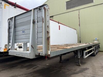 2002 Fruehauf Triaxle Flat Trailer