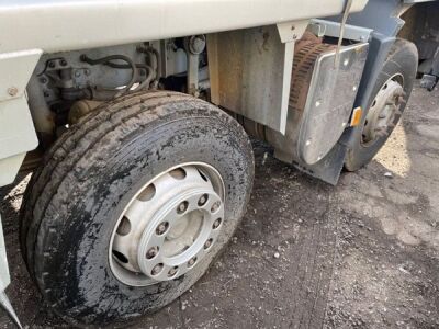 2011 Volvo FM380 8x4 Alloy Body Bulk Tipper/Blower - 10