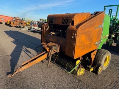 John Deere 575 Round-Baler