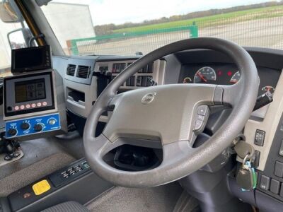 2011 Volvo FE340 6x4 Road Gritting Vehicle - 17