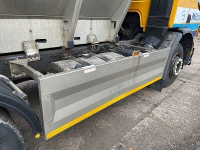 2011 Volvo FE340 6x4 Road Gritting Vehicle - 11