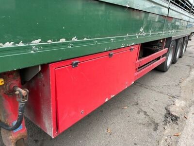 2011 Houghton Parkhouse Triaxle Livestock Trailer - 17