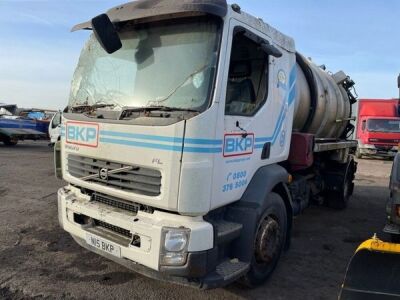 2007 Volvo FM 4x2 Vacuum Tank Rigid - 2