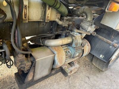 2007 Volvo FM 4x2 Vacuum Tank Rigid - 10