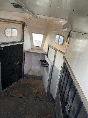 Bateson Ascot Tandem Axle Drawbar Horse Trailer - 9