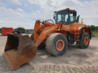 2010 Doosan DL350 Loading Shovel