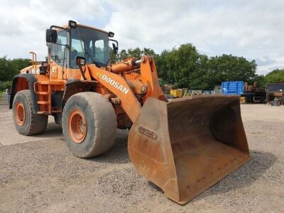 2010 Doosan DL350 Loading Shovel - 2