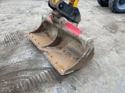 2019 JCB JS131LC Plus Excavator - 6