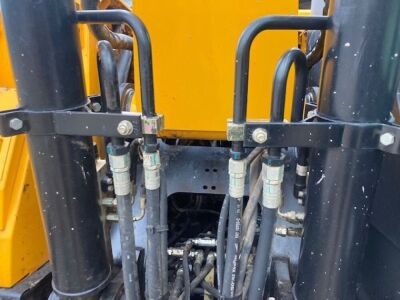 2019 JCB JS131LC Plus Excavator - 9