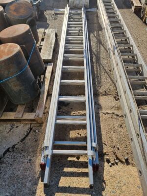 Zagres Triple Extension Aluminium Ladder  - 2