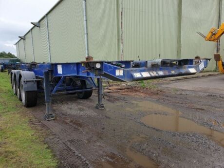 2004 Dennison Triaxle Sliding Skeletal Trailer