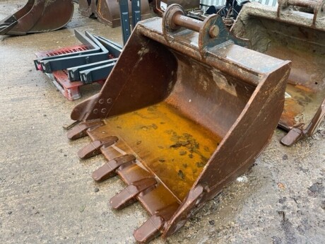 4ft Digging Bucket 65mm Pins 