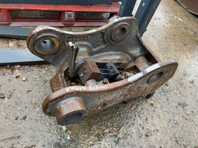 Quick Hitch to Suit Volvo 145 - 2