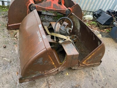 Rotating Clam Shell Bucket