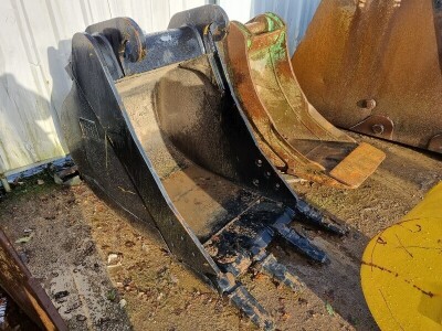 Unused CAT 3ft Digging Bucket 