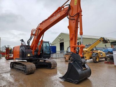 2014 Hitachi ZX225USRLC-5B Excavator - 2