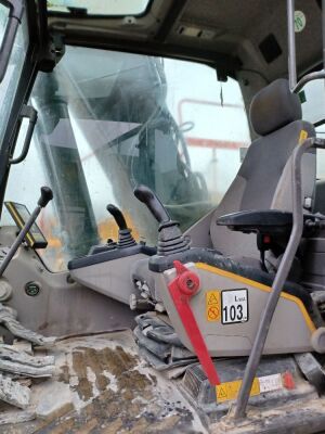 2016 Volvo EC220EL Excavator - 18