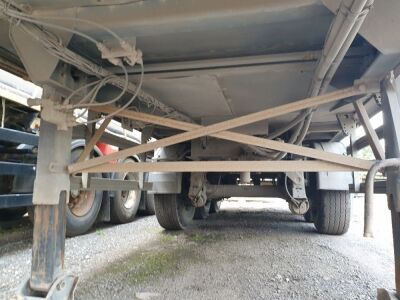 2007 United Trailers Triaxle Belt Floor Ejector Trailer - 8