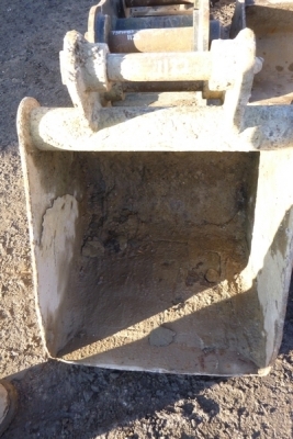 18" Ditching Bucket 35mm Pins - 4