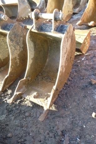 18" JCB Digging Bucket 45mm Pins