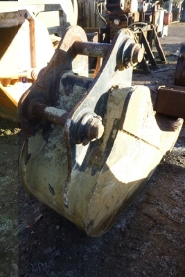 2ft JCB Digging Bucket 65mm Pins - 2