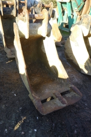 2ft JCB Digging Bucket 65mm Pins