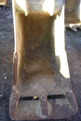 2ft JCB Digging Bucket 65mm Pins - 4