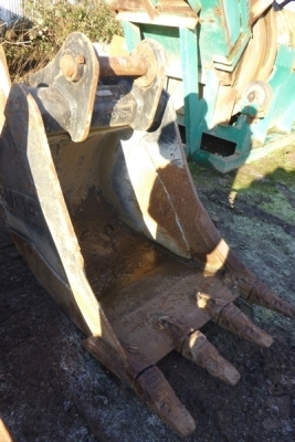 3ft JCB Digging Bucket 80mm Pins